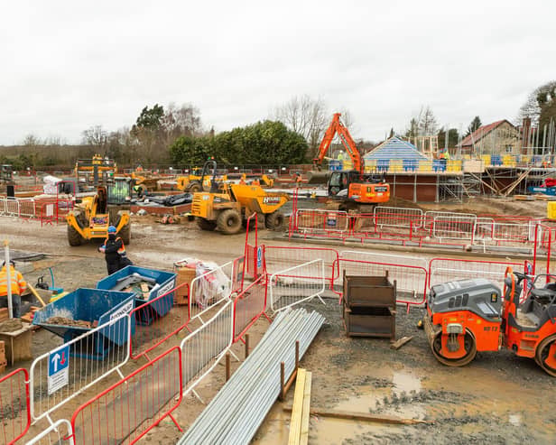 BG - 20012132 - Works taking place on a busy construction site