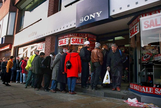 The queue at the Sony Centre on Vicar Lane on Boxing Day in December 1996.