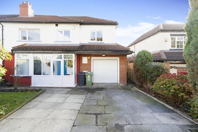 Situated in an ever popular area close to local shops at Oakwood Parade is this a spacious four bedroom semi-detached property. It has been modernised by its owners to provide superb modern accommodation, yet still retaining a family feel.