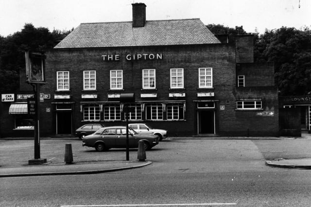 Do you remember Ronald Winter? He was the licensee at The Gipton on Roundhay Road when this photo was taken in June 1982.