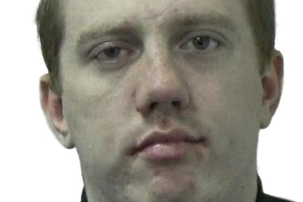 The 23-year-old is wanted by police for twelve alleged offences including, possession with intent to supply Class A drugs, assaulting an emergency worker, affray and dangerous driving. He has links to Alicante and Marbella.