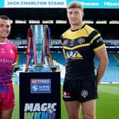 Castleford Tigers' Alex Mellor, right, at Elland Road with Huddersfield Giants star Tui Lolohea and the Super League trophy. Picture by John Clifton/SWpix.com.