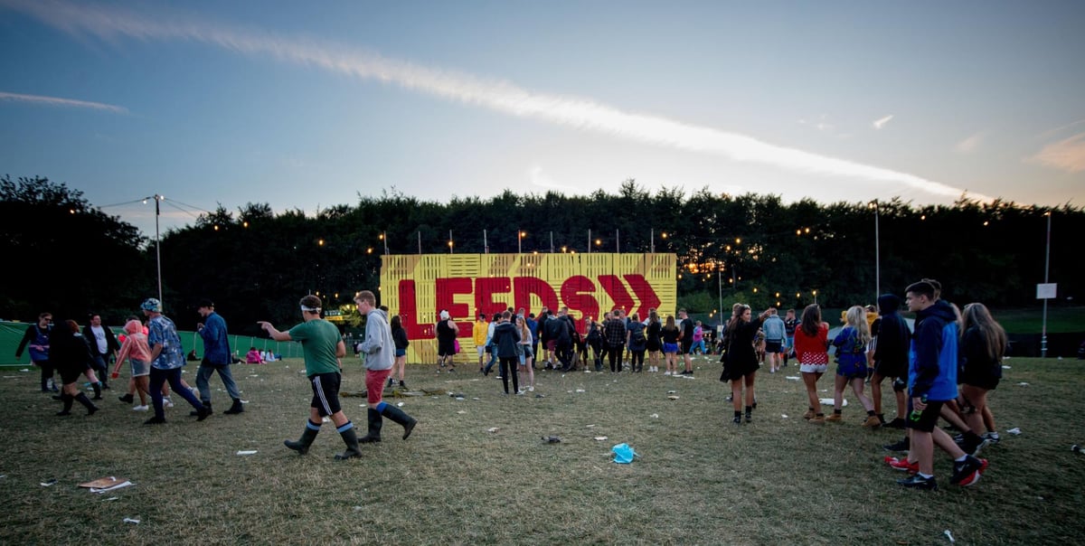 Leeds Festival: Disposable vapes and BBQs banned for 2023 - BBC News