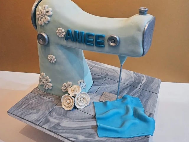 An impressive sewing machine shaped cake from Gul Naz Aziz.