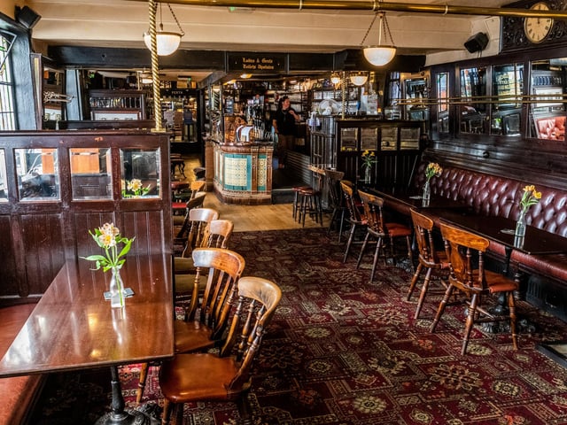 Whitelock's has been serving fine food and exemplary drinks to locals and to visitors to Leeds city centre for more than 300 years.