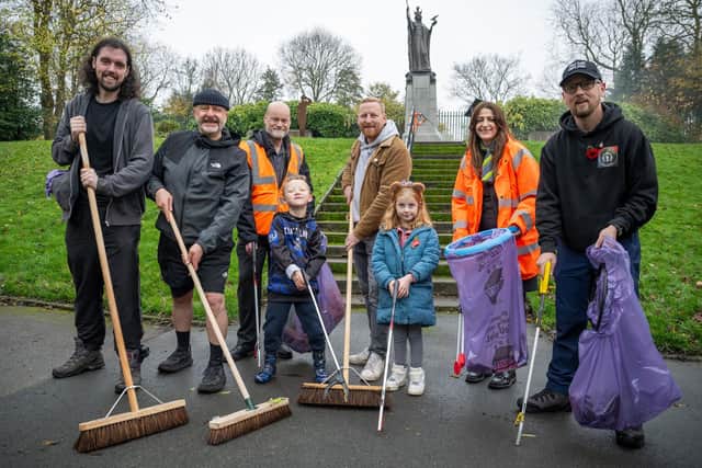 B&DWYW - SGB-59880 - The team of volunteers in front of Morley War Memorial