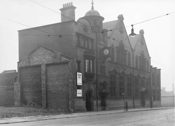 The public swimming baths and library on York Road circa 1938. The building was opened in October 1904 and housed a 23 metre swimming pool with ladies, gents and Russian baths, as well as a free public library.