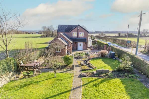 This four bedroom detached family house tucked away in a rural location in Oulton has been on the market since 16 March, 2021. The property offers large, light, bright living accommodation throughout and fantastic access to motorway links including M62 and M1, as well as local schools.