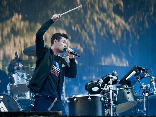 Lead singer of Bastille, Dan Smith, read English Language and Literature at the University of Leeds. He graduated in 2007. He wrote about film and music for the student news papers. After returning to London, where he grew up, he formed Bastille in 2010 with the band finding fame with the release of their song Pompeii.