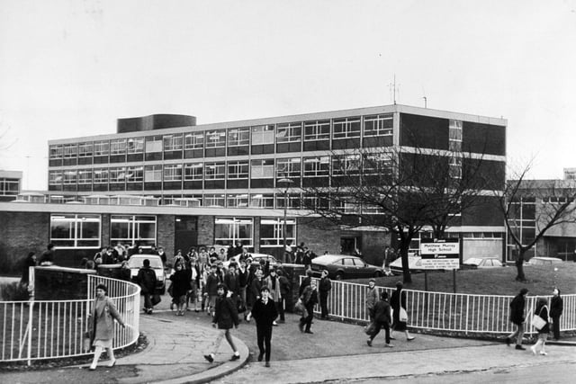 Matthew Murray High School, on Brown Lane, Holbeck, pictured in 1984. Brown Lane, Holbeck. It closed and was demolished in the mid-2000s.