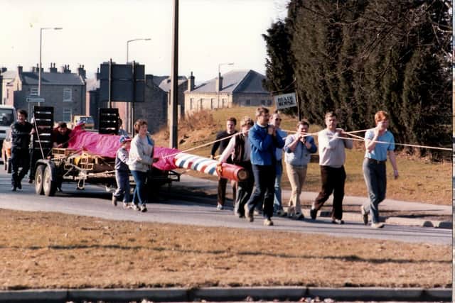 Volunteers had to pull the present maypole some miles to get it into place. Image: Hitch family