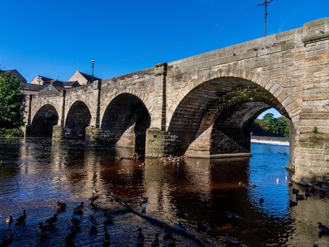 The market town of Wetherby lies in a triangle of Leeds, York and Harrogate, being conveniently close to all three, and offers riverside walks along the River Wharfe for its residents. It has a happiness index of 7.35 and the average house price is £368,851.
