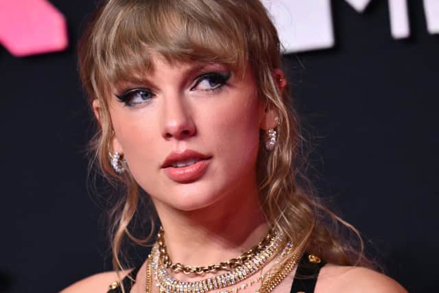 Fans think that Taylor Swift will announce a new album at this evening's American Music Awards.