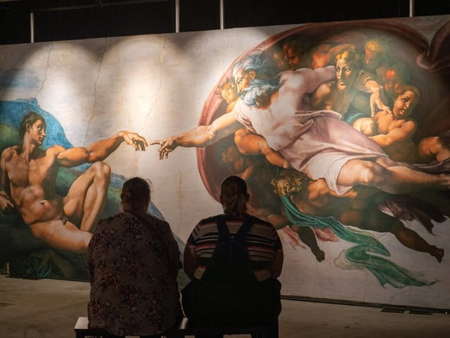 This unique exhibition showcases Michelangelo’s renowned ceiling frescoes from the Vatican’s Sistine Chapel, reproduced photographically and artfully displayed in their original size.