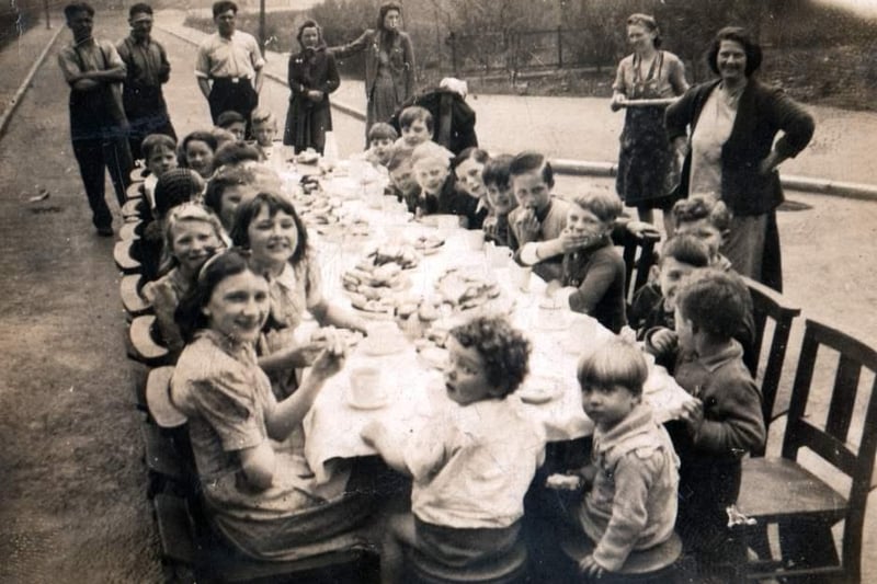 Possibly a VE Day street party, Deerlands Mount, 1945. Ref noT13161