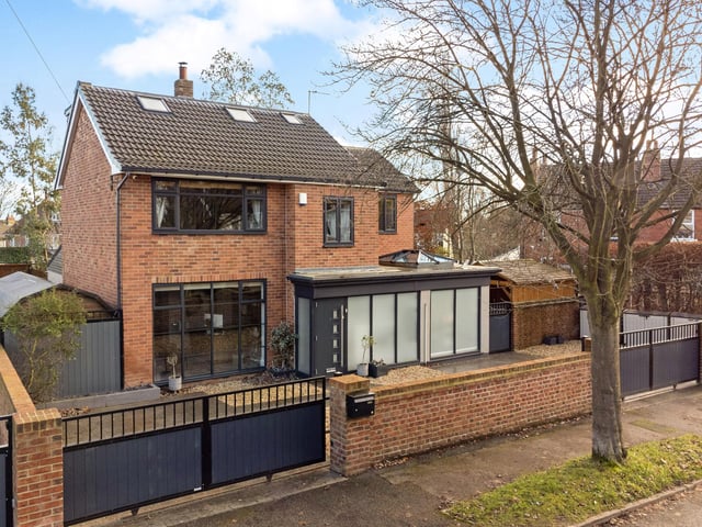 This well presented detached family home is one of the largest plots on the street and has been recently renovated throughout to a very high standard, including a number of extensions.