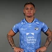 Danny Levi models Leeds Rhinos' 2026 MND awareness kit. Picture by Matthew Merrick/Leeds Rhinos.