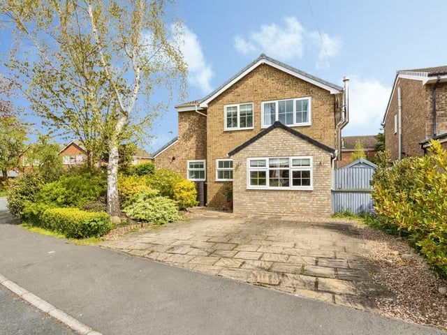 This lovely family home, on Linnet Grove, is currently available for £525,000, through estate agents Purplebricks.