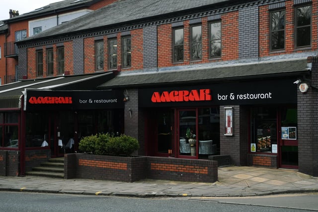 Aagrah, located in Chapel Allerton, is a popular restaurant in Leeds. The Kashmiri restaurant has a 4.2 star rating from 413 Google reviews. Every Sunday and Monday, the restaurant has an evening buffet priced at £19.95 per person from 5:30pm – 9:30pm. Children under 10 are priced at £14.95 per person while children under 4 years eat free.
