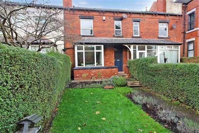 This late Victorian terrace property in Halton has retained a number of original features and is within comfortable distance of Crossgates Railway Station and Temple Newsam Park.