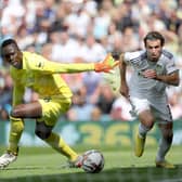 LEEDS, ENGLAND - AUGUST 21: Brenden Aaronson of Leeds United beats Edouard Mendy of Chelsea to score their side's first goal of the game during the Premier League match between Leeds United and Chelsea FC at Elland Road on August 21, 2022 in Leeds, England. (Photo by Catherine Ivill/Getty Images)