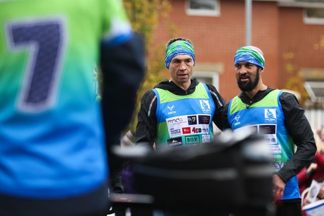 Kevin Sinfield pictured with former Leeds Rhinos teammate, Jamie Jones-Buchanan during day six of the Ultra 7 in 7 Challenge.