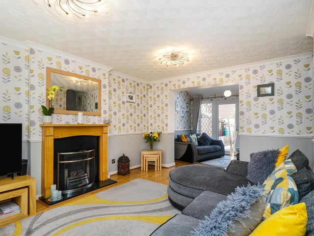 The ready to move into home is ideally suited to the first time buyer or family being close to local amenities, schools and within easy access to Leeds city centre.
