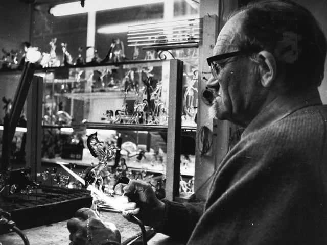 Whitby glassmaker Peter Rantell pictured in March 1971.