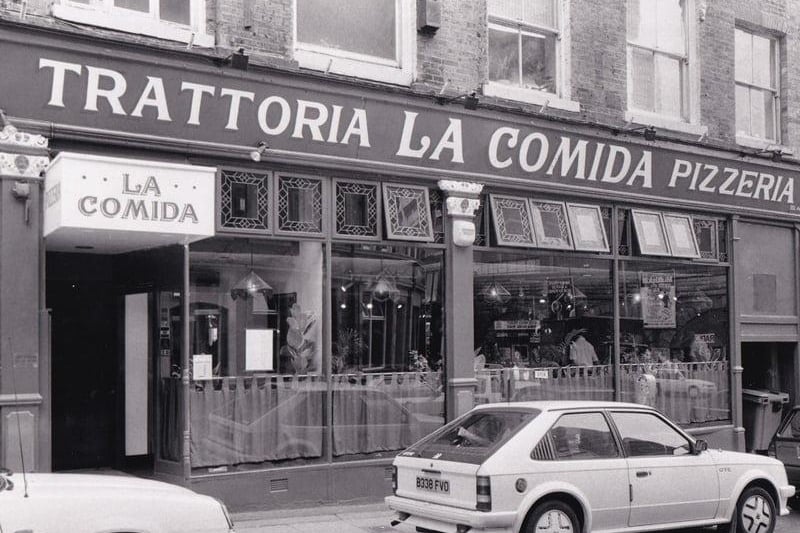 La Comida Trattoria Pizzeria on Mill Hill was a city centre dining institution back in the day. Pictured here in August 1989.