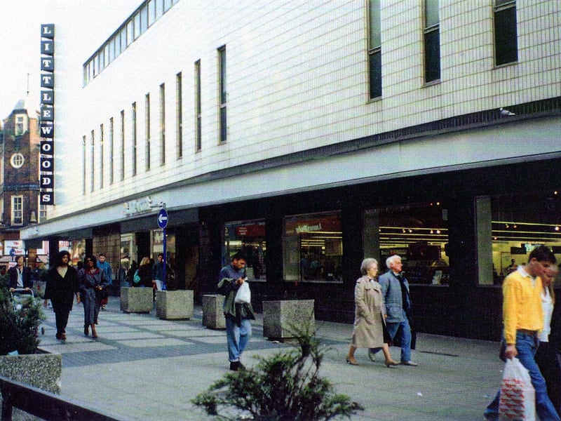 Littlewoods department store on Kirkgate. It was opened in 1952, rebuilt in 1970 and closed in 1997. On the left of the picture is the junction with Central Road, with Dewhurst Butchers on the corner.