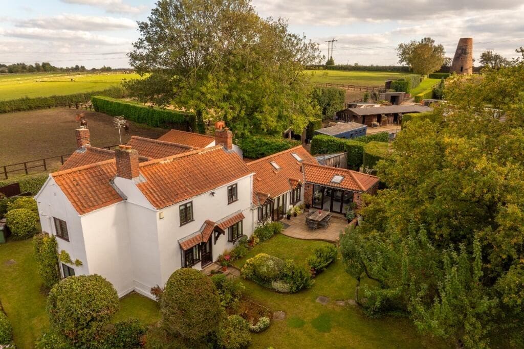 Zu verkaufen in Pontefract: Ein wunderschönes historisches Cottage für 700 ...