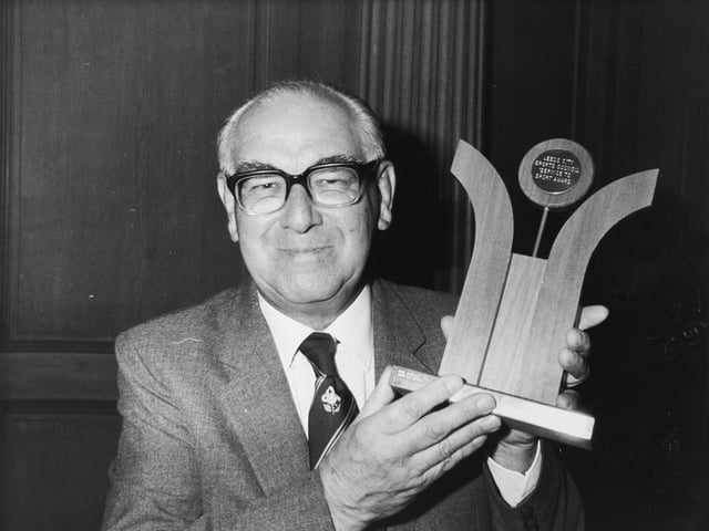 George Robinson, a man who has devoted 45 years service to cricket, was honoured as the Leeds Sportsperson of the Year in October 1982.