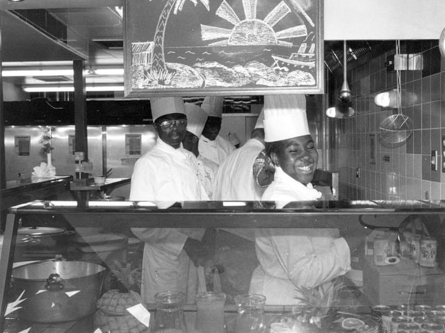 Enjoy these photo memories from around Leeds in 1989. PIC: Leeds Libraries, www.leodis.net