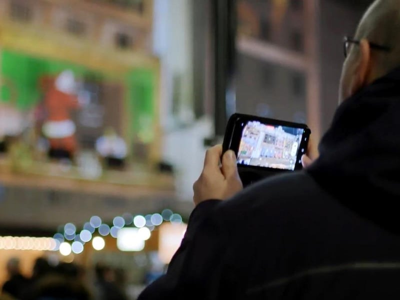 Passers-by witnessed the magic of the festive period taking over Leeds.