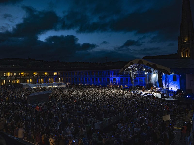 Taking to the stage in front of 5,500 fans, the Irish hitmaker declared: "What a beautiful place.”