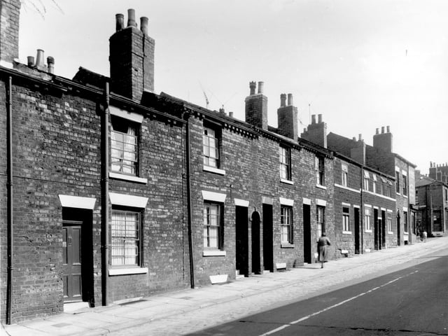 Barrack Street in August 1958. The junction with Cross Barrack Street is at the right edge.