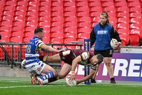 Elliot Kear touches down for Batley, but the 1895 Cup went to Halifax. Picture by Matthew Merrick/SWpix.com.