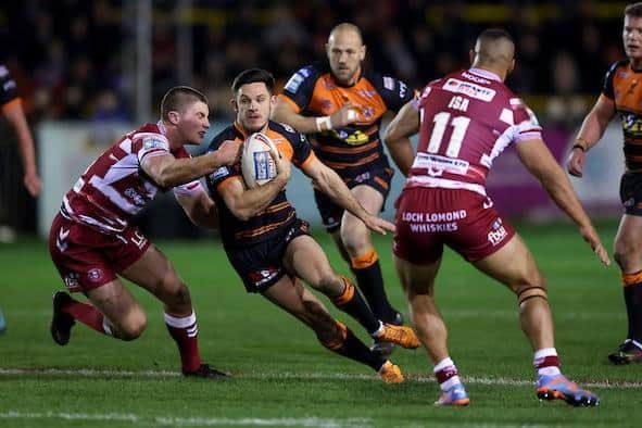 Tigers' Niall Evalds could be sidelined for up to six matches after suffering a shoulder injury against Wigan last week.
Picture by John Clifton/SWpix.com.