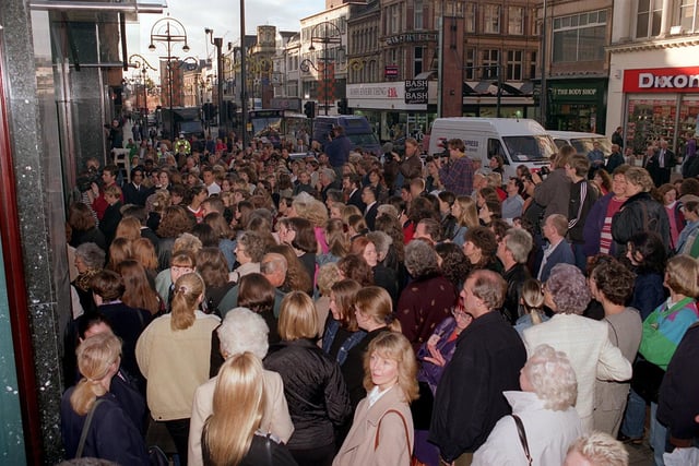 Enjoy these photo memories from around Leeds in October 1996. PIC: James Hardisty