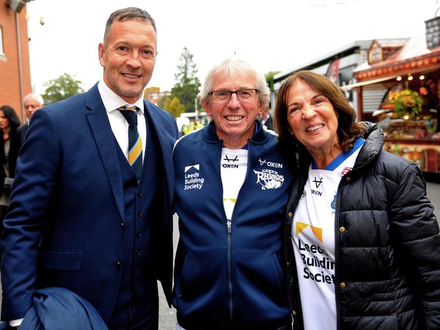 Leeds Rhinos legend Danny McGuire posed for a pre-game picture with York-based fans Phil and Debbie Archer of York .