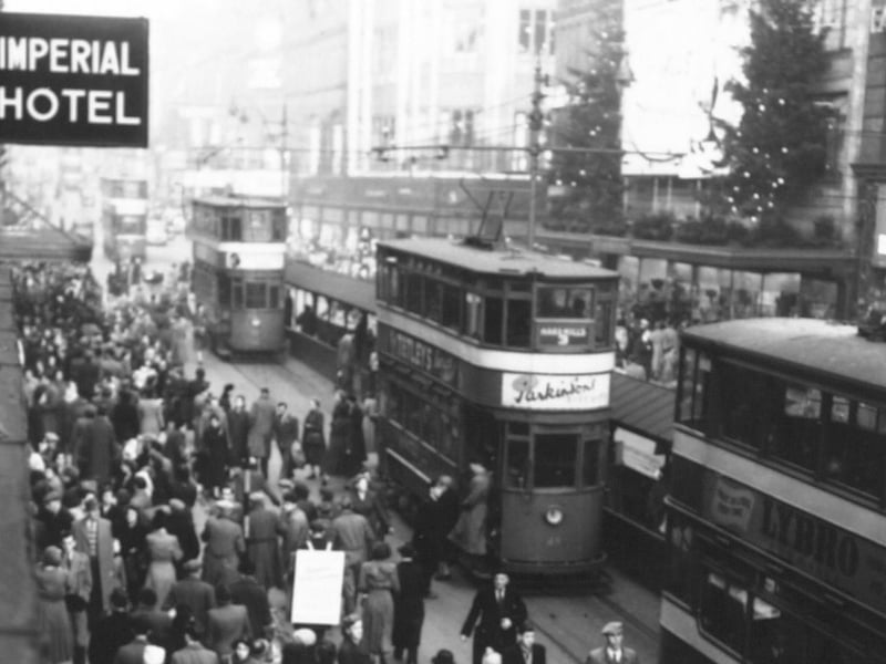 Christmas Shoppers on Briggate in December 1953.