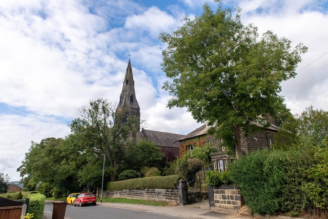 Part of Horsforth's appeal is its wonderful historic architecture that differs from other towns in Leeds.  Horsforth has a large percentage of sandstone buildings sourced from local quarries, more than any other part of the city.