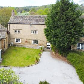 This stunning three bedroom home is set in a conservation area and has been skillfully modernised to offer a blend of modern and traditional features.