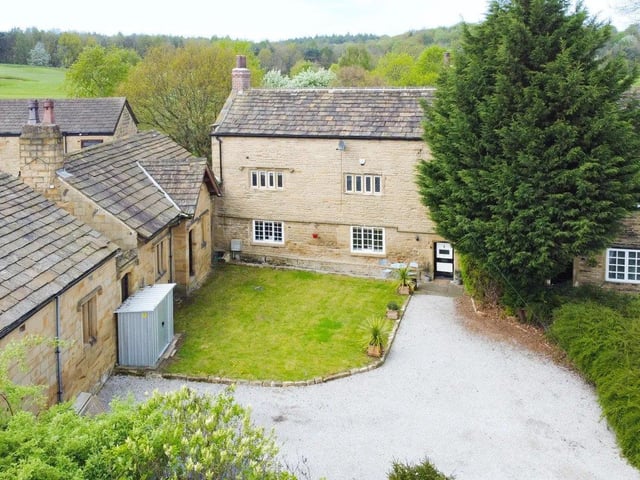 This stunning three bedroom home is set in a conservation area and has been skillfully modernised to offer a blend of modern and traditional features.