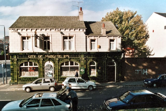 This pub in Mabgate boasted a unique front of brickwork and green tiles. Picured in October 1999 it was later closed and premises converted into flats in 2006.