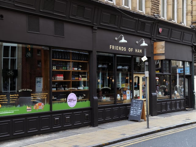 4-8 New Station Street. “Modern bar and charcuterie which features a wide range of interesting beers for all tastes on its modern-style scaffolded bar.”