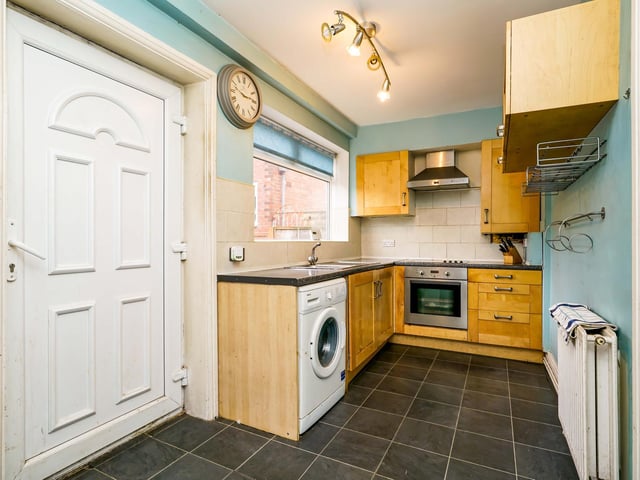 This property is ideally suited to the first time buyer or family, being close to local amenities and within easy access to Leeds city centre.