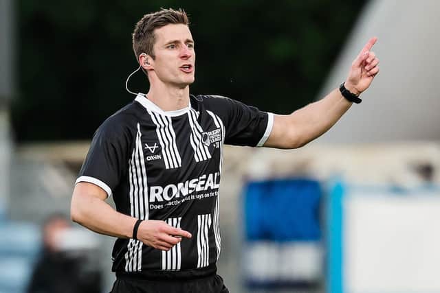Referee Chris Kendall. Picture by Alex Whitehead/SWpix.com.