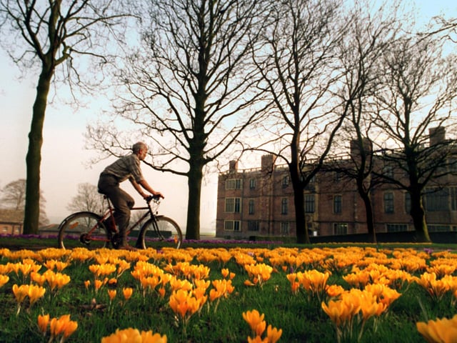 Share your memories of east Leeds in 1997 with Andrew Hutchinson via email at: andrew.hutchinson@jpress.co.uk or tweet him - @AndyHutchYPN