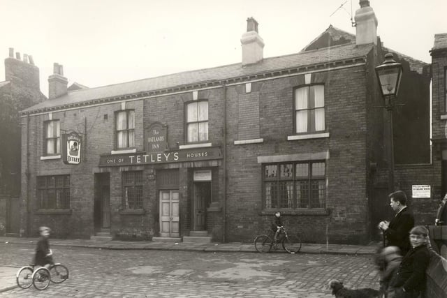 The Oatlands Inn was located on Alfred Cross Street in Little London. Pictured in April 1958.